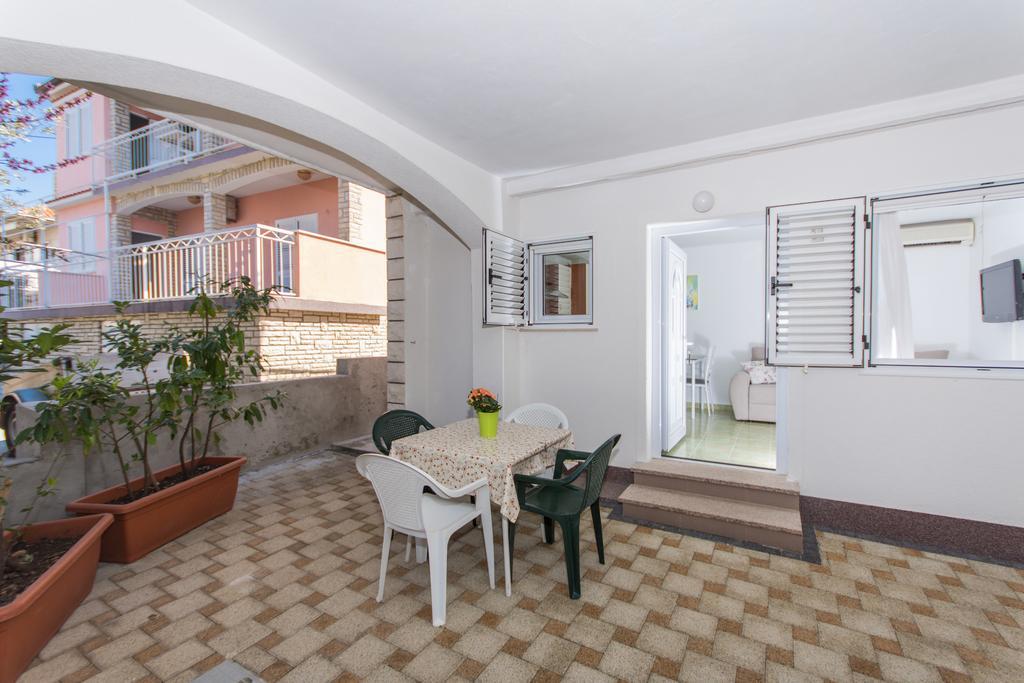 Apartment Mika 2 Trogir Extérieur photo